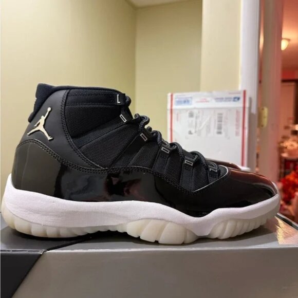 AIR JORDAN 11 RETRO 'JUBILEE / 25TH ANNIVERSARY' - Picture 1 of 4